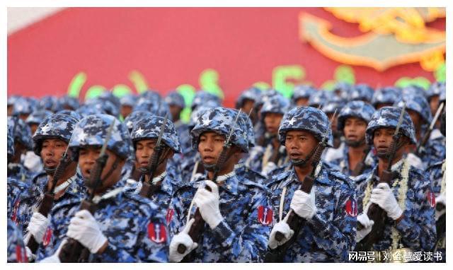 解放军95式军服图片，展现新时代中国军人的风采，解放军95式军服展现新时代军人风采
