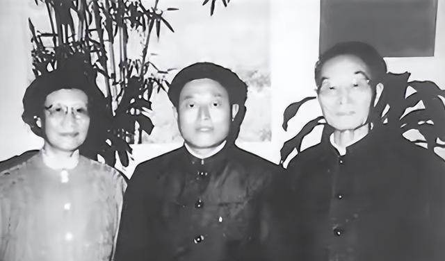 解放军和普通兵，职责与角色的差异，解放军职责与普通兵角色差异解析