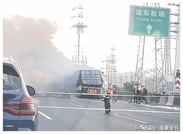 上海突发惨烈事故——城市安全与应急救援的严峻考验，上海突发事故考验城市安全与应急救援能力
