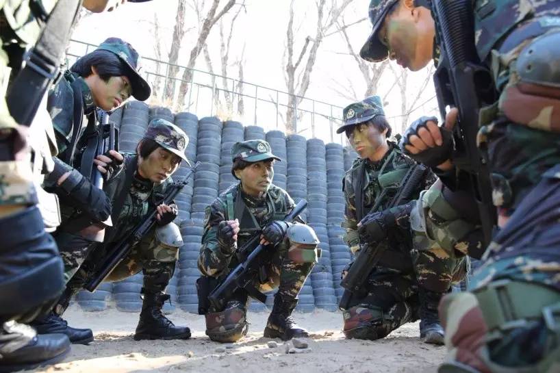 中国女特种兵图片大全，展现飒爽英姿的力量之美，中国女特种兵飒爽英姿的力量之美图片大全