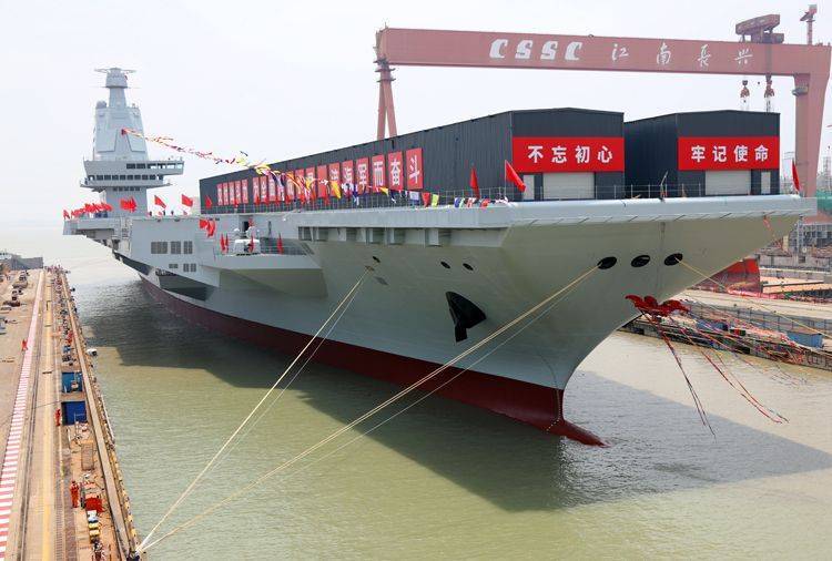 第三艘航母交付，中国海军现代化建设的新里程碑，中国海军新里程碑，第三艘航母交付，现代化建设再提速