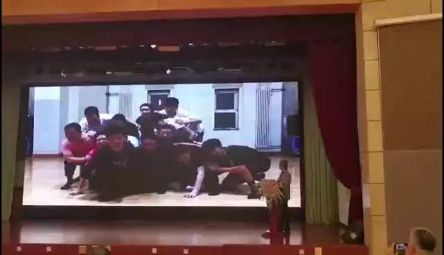 上甘岭电视剧中的我的祖国,深情演唱者的故事,上甘岭电视剧版我的祖国,深情演唱者的故事