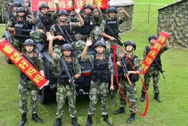 探索中国军事装备，深入了解85式自动步枪及其图片展示，揭秘中国军事装备，探索85式自动步枪及其图片展示