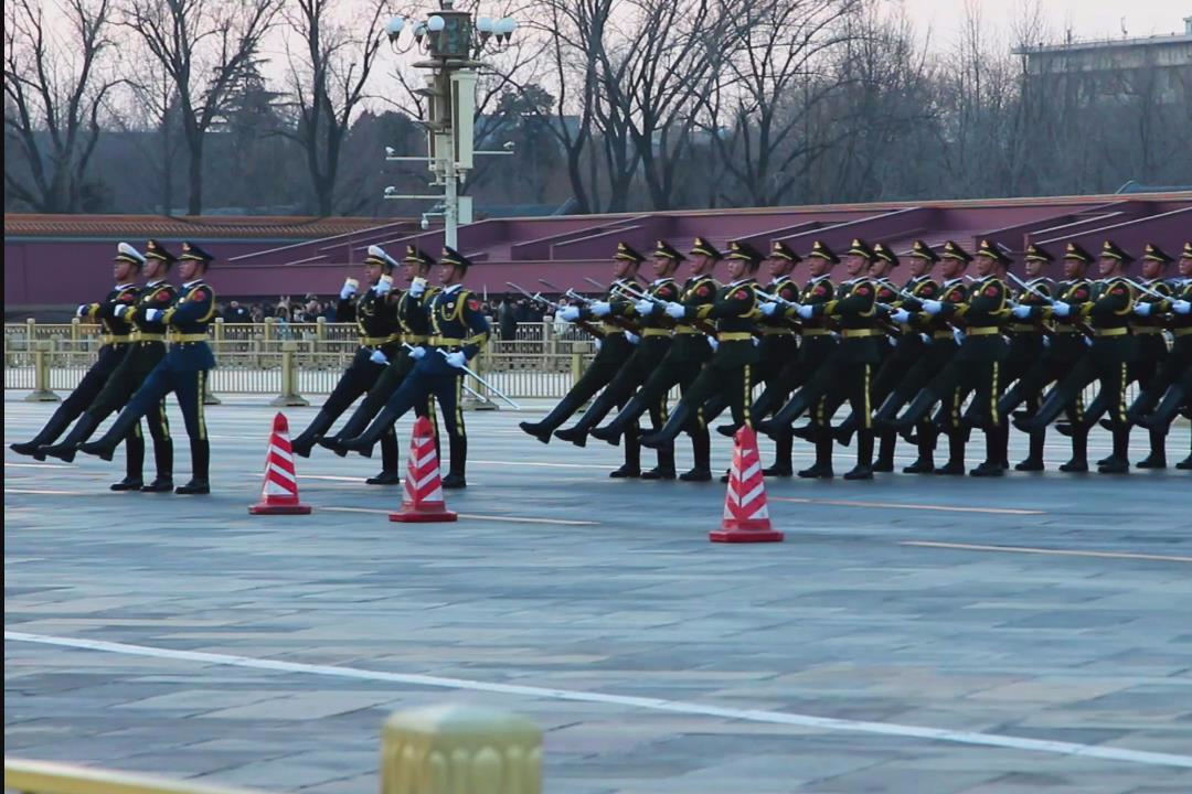 三军仪仗队与国旗护卫队正步区别探究，三军仪仗队与国旗护卫队正步区别的深度探究