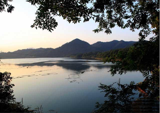 中国空军基地的风景，壮丽与神秘的融合，中国空军基地壮丽与神秘的风貌探索