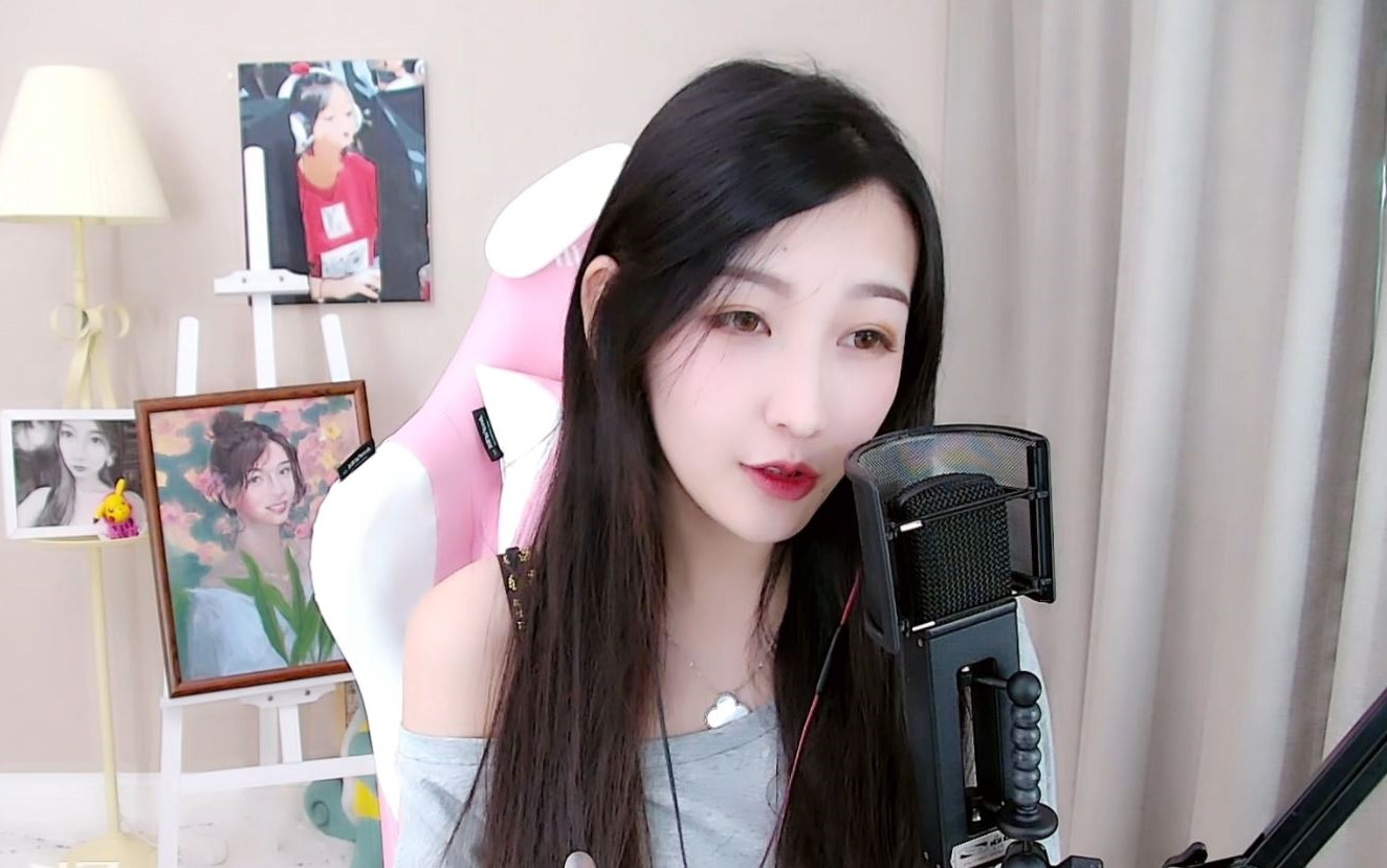 央视七套媒体观察员叶知秋简介,央视七套媒体观察员叶知秋个人简介