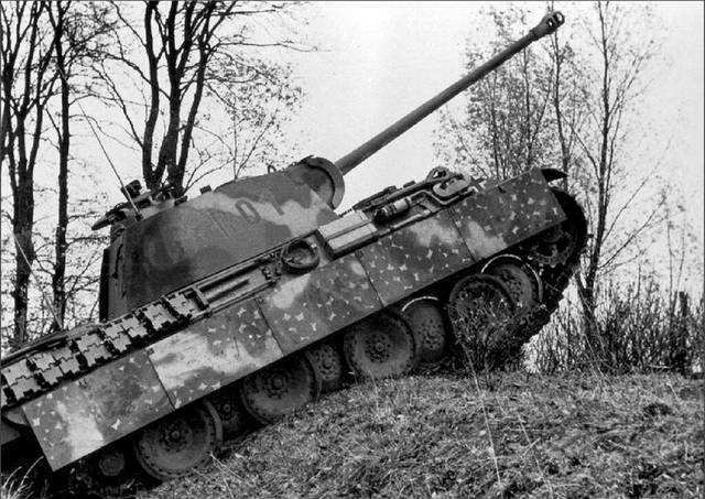 二战豹式与T-34,谁更胜一筹?,豹式与T-34二战对决,谁技高一筹?