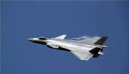 歼21与歼20对比,探索两款顶尖战机的差异与优势,歼21与歼20对比,探索两款顶尖战机的差异与优势分析