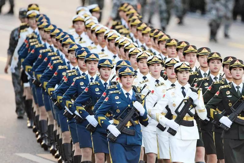 中国女兵方队阅兵仪式，展现新时代巾帼英雄风采，中国女兵方队阅兵仪式，展现新时代巾帼英雄风采闪耀全场