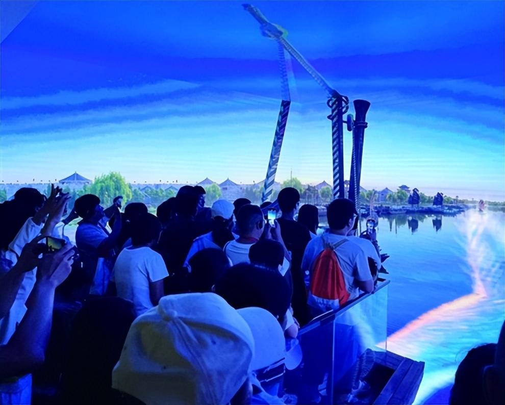 辽宁舰与山东舰,排水量的对比与解析,辽宁舰与山东舰排水量对比解析