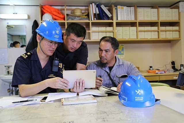 辽宁舰与山东舰,排水量的对比与解析,辽宁舰与山东舰排水量对比解析