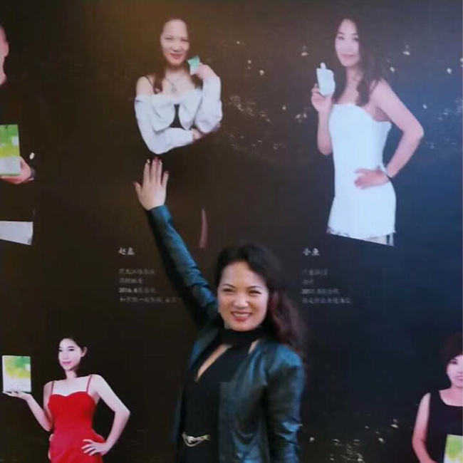 军事主持人叶知秋的近照,时代变迁中的军人风采,军事主持人叶知秋的近照,时代变迁中的军人风采展现