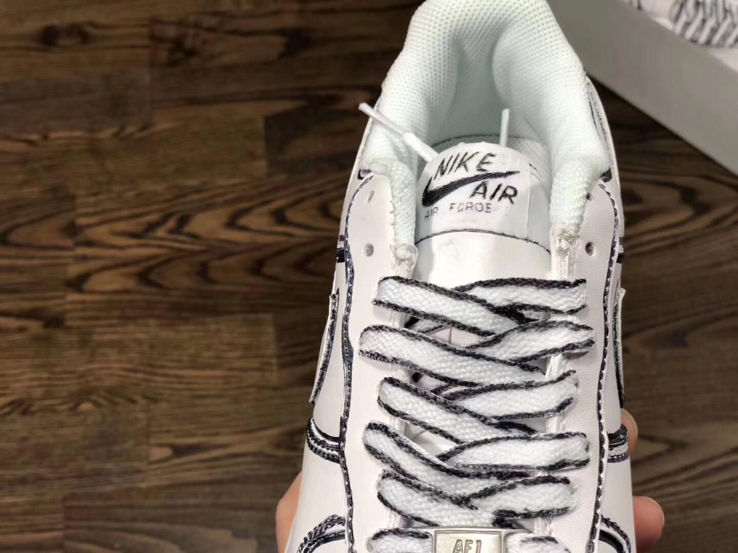 Nike空军一号纯白，时尚与经典的完美结合，Nike空军一号纯白，时尚与经典的绝妙融合