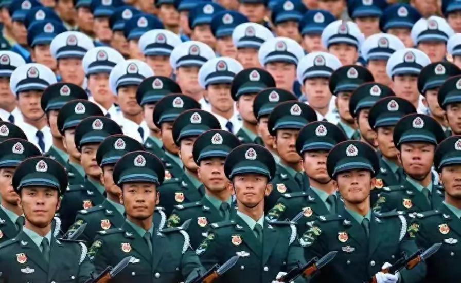 火箭军与炮兵，两种不同军事领域的独特力量，火箭军与炮兵，两大军事领域的独特力量对比