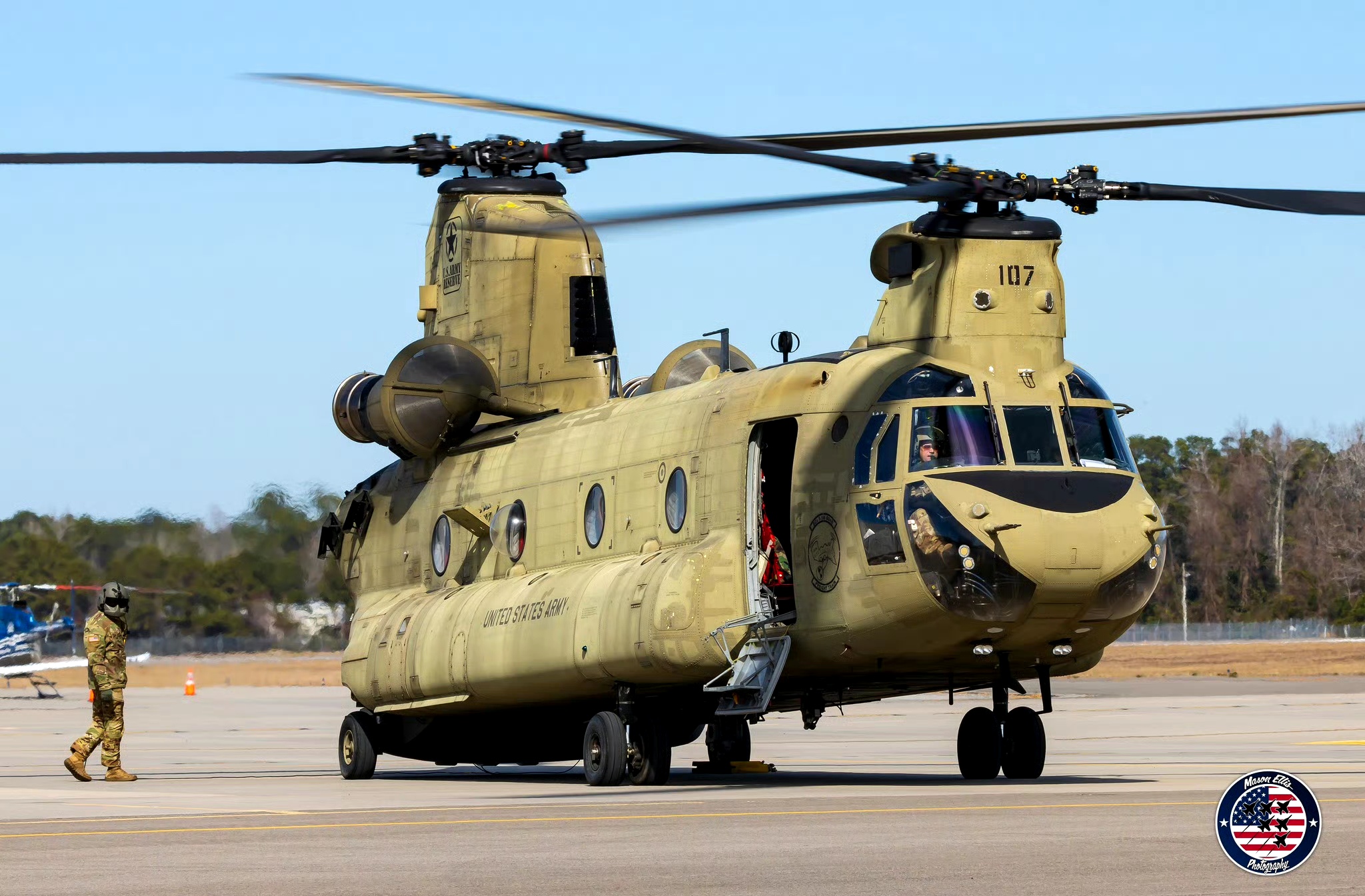 军用直升机最大航程,技术发展与战略应用,军用直升机最大航程,技术发展、战略应用及挑战