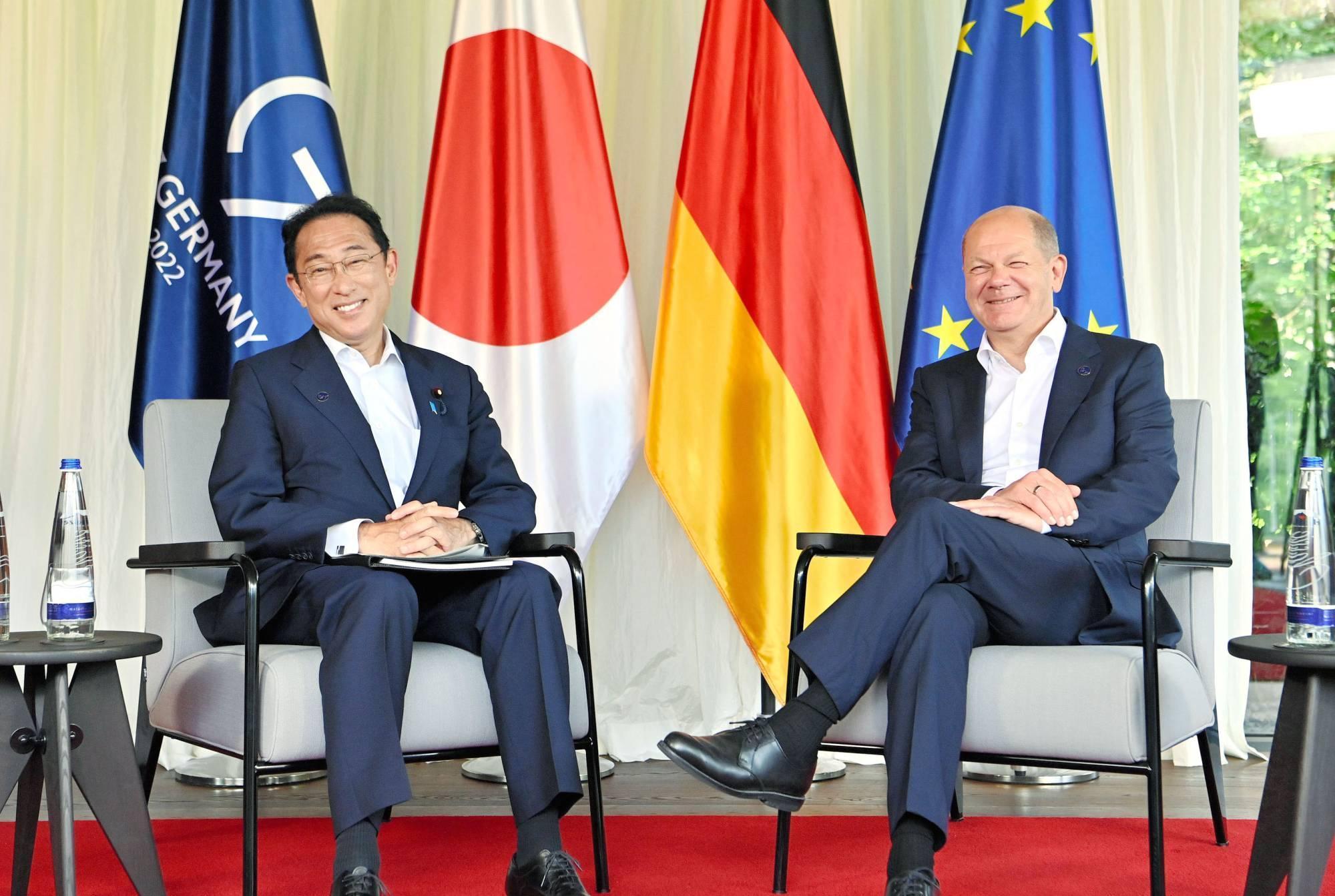 山东舰编队现身台海,展示国家实力与战略决心,山东舰编队现身台海,彰显国家实力与战略决心