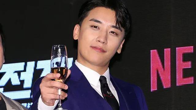 军事男主持人，展现英勇无畏与知识底蕴的完美结合，军事男主持人，英勇无畏与知识底蕴的闪耀结合