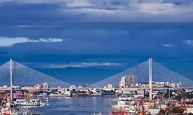 俄方主动归还我国领土，彰显大国之间的友好合作与责任担当，俄方归还我国领土，展现大国友好合作与责任担当