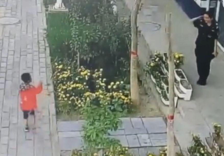 最新消息新闻及被捕新闻照片，揭示事件真相的媒介力量，媒介力量揭秘事件真相，最新消息与新闻照片揭露逮捕内幕