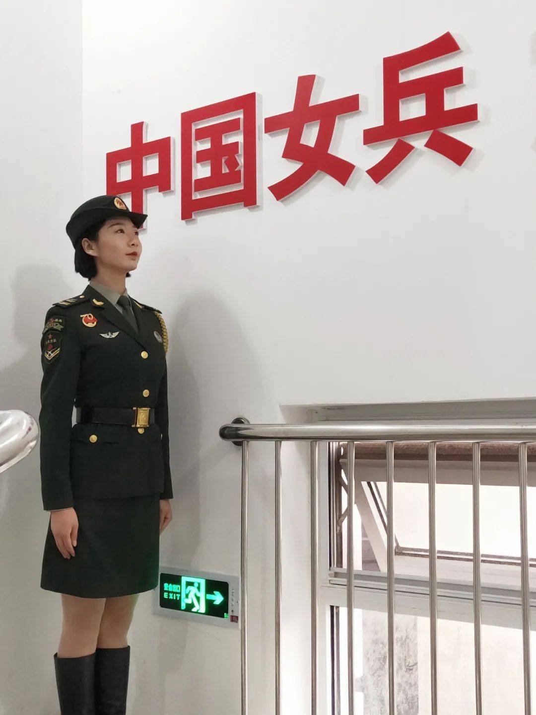 关于女兵的稿件，女兵风采，勇敢追梦的战士之路