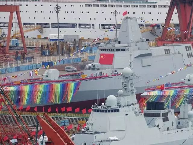 纪念时刻,055下水仪式隆重举行,纪念时刻,055下水仪式盛大举行