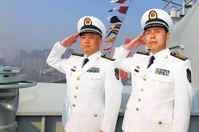 海军夏常服短袖，功能与时尚的结合，海军夏常服短袖，功能与时尚完美融合