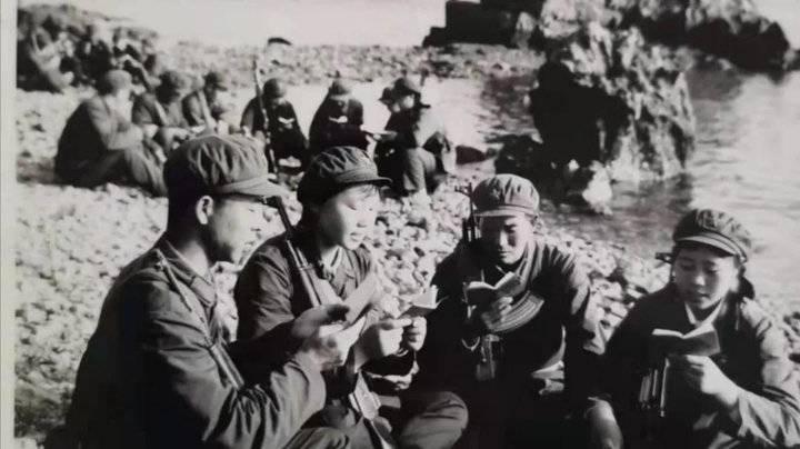 八一女兵图片大全，展现新时代巾帼英雄的风采，新时代巾帼英雄风采，八一女兵图片大全展示勇敢与荣耀