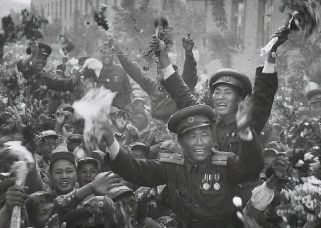 中国人民志愿军的牺牲，英勇无畏，永垂不朽，中国人民志愿军英勇牺牲，无畏精神永垂不朽
