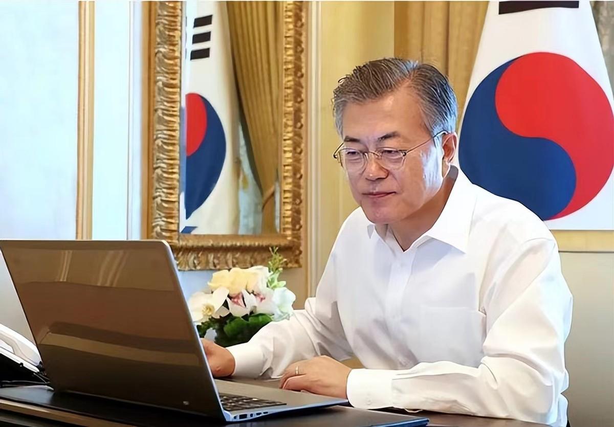 文在寅访问中国,萨德议题引发深度探讨,萨德议题热议之际,文在寅访华深度探讨安全合作