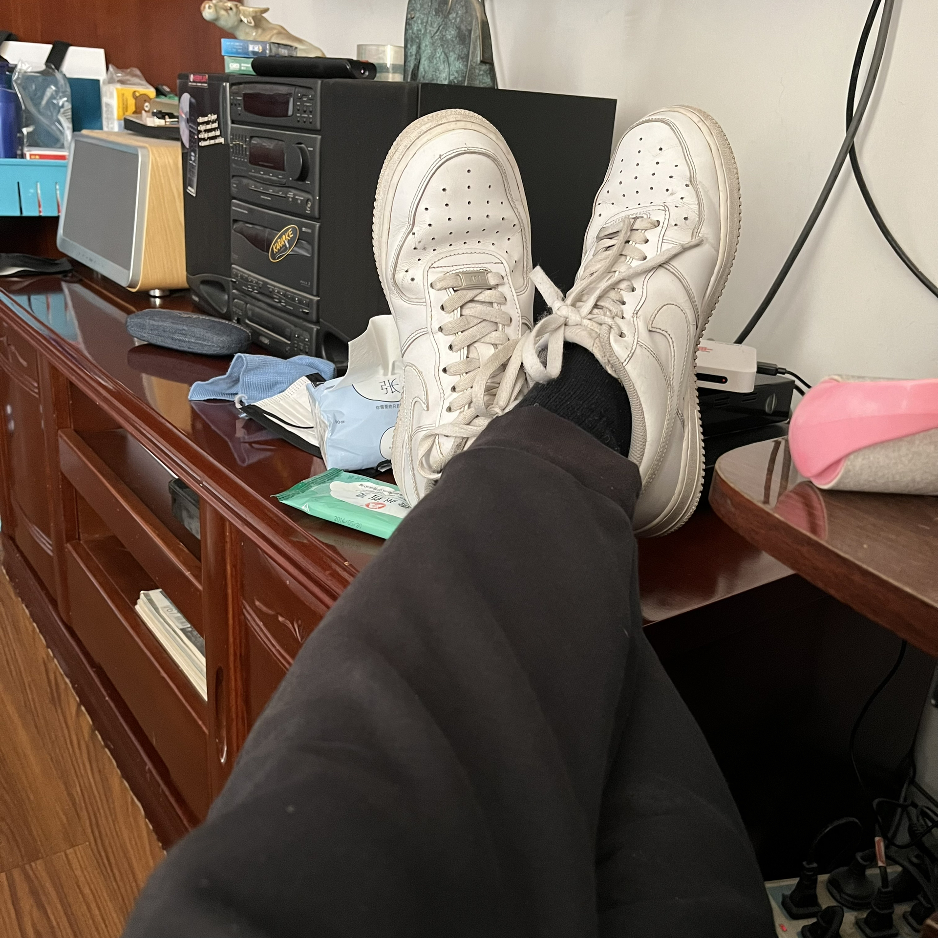 空军一号穿着臭脚,一种独特的体验与理解,空军一号臭脚体验的独特解读