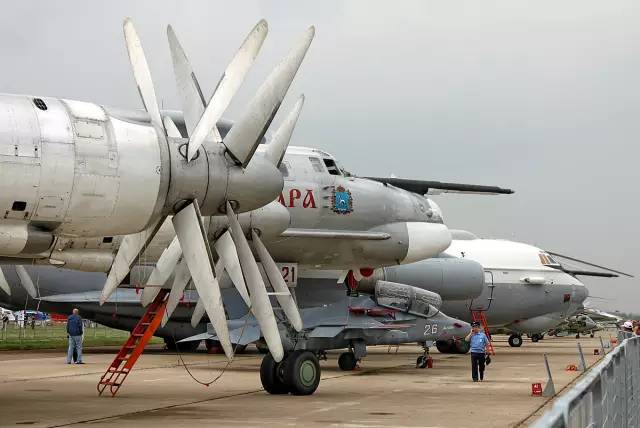 PT6E系列涡桨发动机,性能与应用探讨,PT6E系列涡桨发动机性能及应用探讨