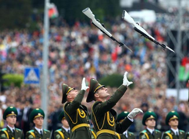 阅兵式的力量,各国口号背后的精神与理念,阅兵式的力量,各国口号背后的精神理念展现