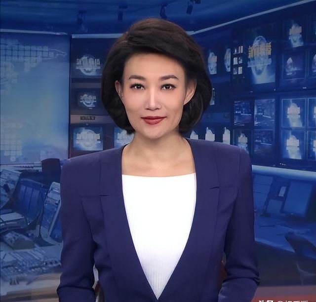 军事报道中的璀璨明珠，女主持人王月，军事报道中的璀璨明珠，女主持人王月风采展示