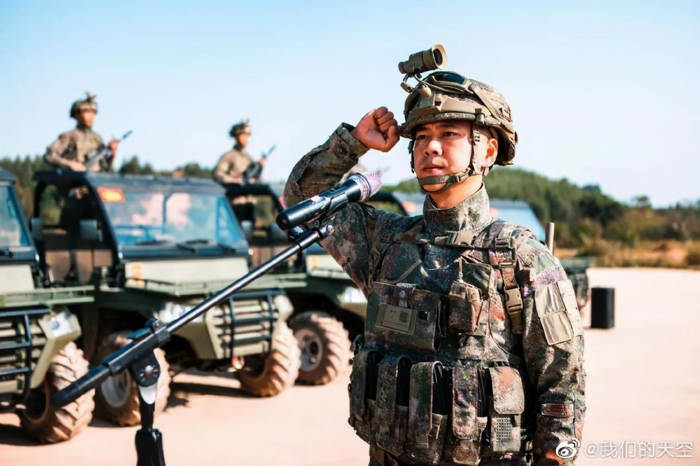 空军配发星空迷彩服,颜色与功能的完美结合,空军星空迷彩服,颜色与功能的极致融合