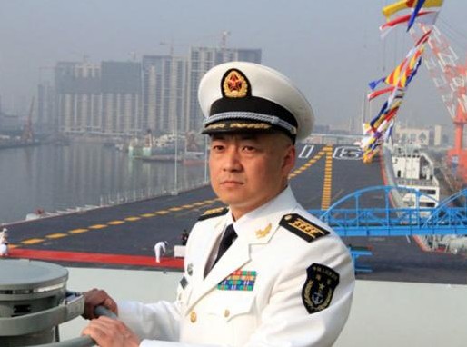 第一任舰长,荣耀与使命的交织,第一任舰长,荣耀与使命的领航者