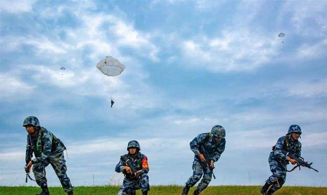 空降兵先锋，揭秘中国空降兵第15军第43师第127团的光荣历程，揭秘中国空降兵先锋第127团的光荣历程
