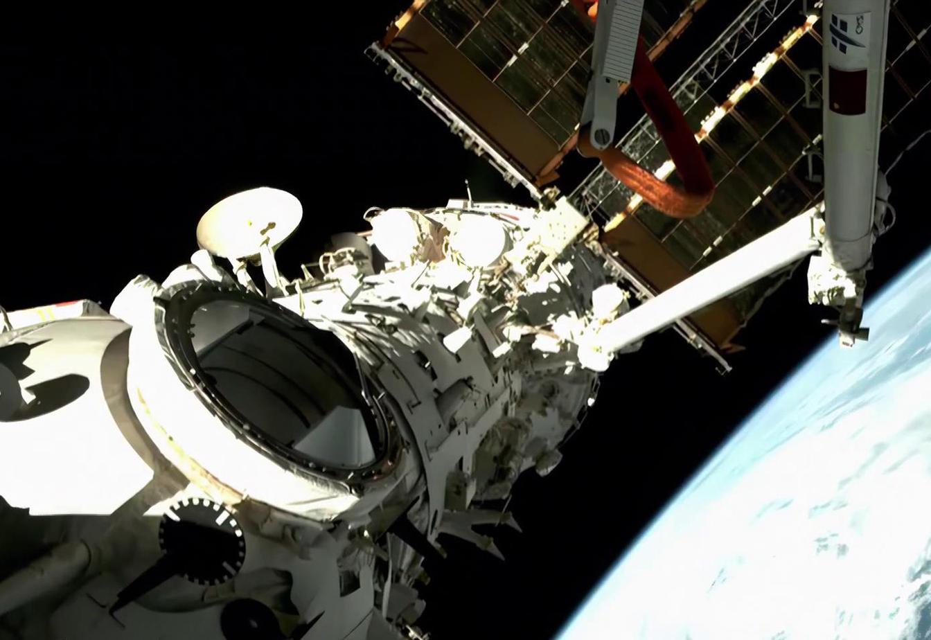 长征六号火箭发射成功,一箭携二十星,展现中国航天新辉煌,长征六号火箭一箭携二十星发射成功,中国航天新辉煌震撼世界