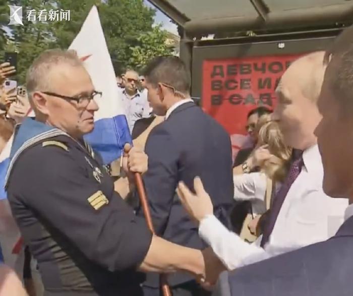 普京接见阵亡士兵母亲,彰显尊重与关怀,普京接见阵亡士兵母亲,彰显尊重与关怀之心