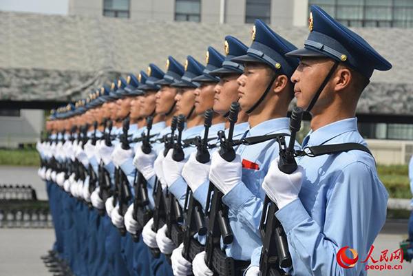 揭秘2019年阅兵式首个震撼方队，揭秘，2019阅兵式震撼开场方队亮相！
