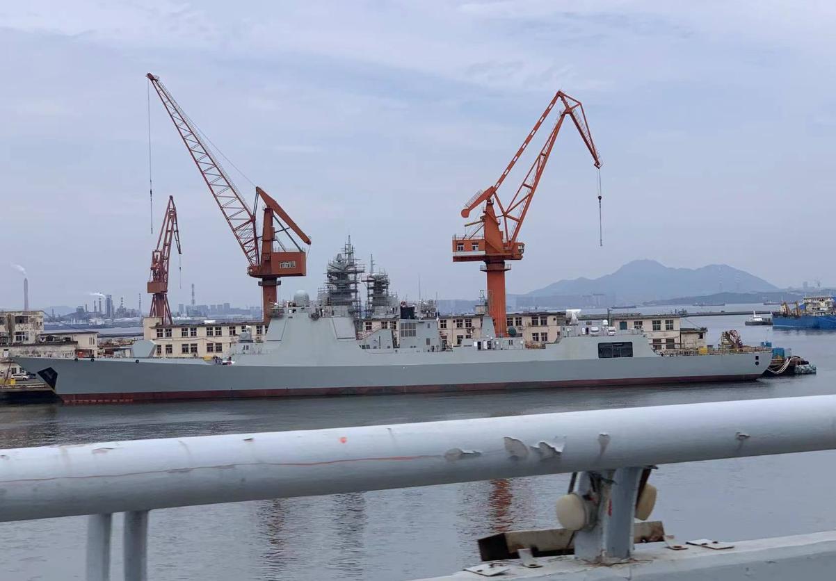 关于中国海军075型四号舰的最新消息，中国海军075型四号舰最新动态报道