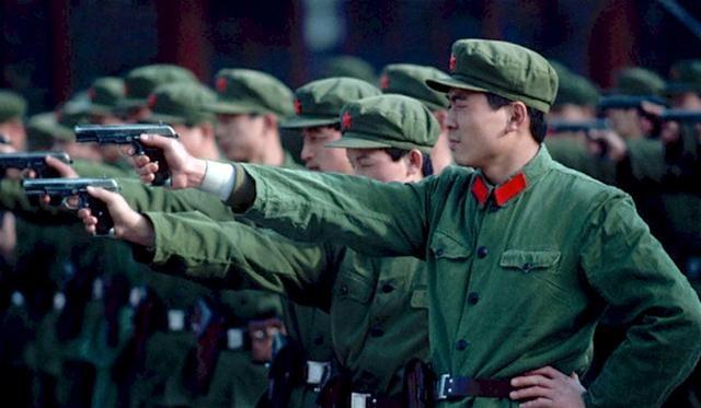 探索军人服装的多样性与历史意义，各种军人服装图片解析，军人服装的多样性与历史意义深度解析，图片展示与解析