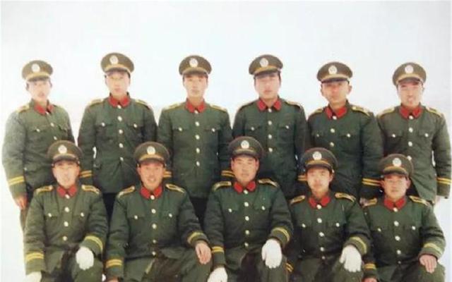 武警新服装,展现新时代风貌与力量,武警新服装展现新时代风采与力量