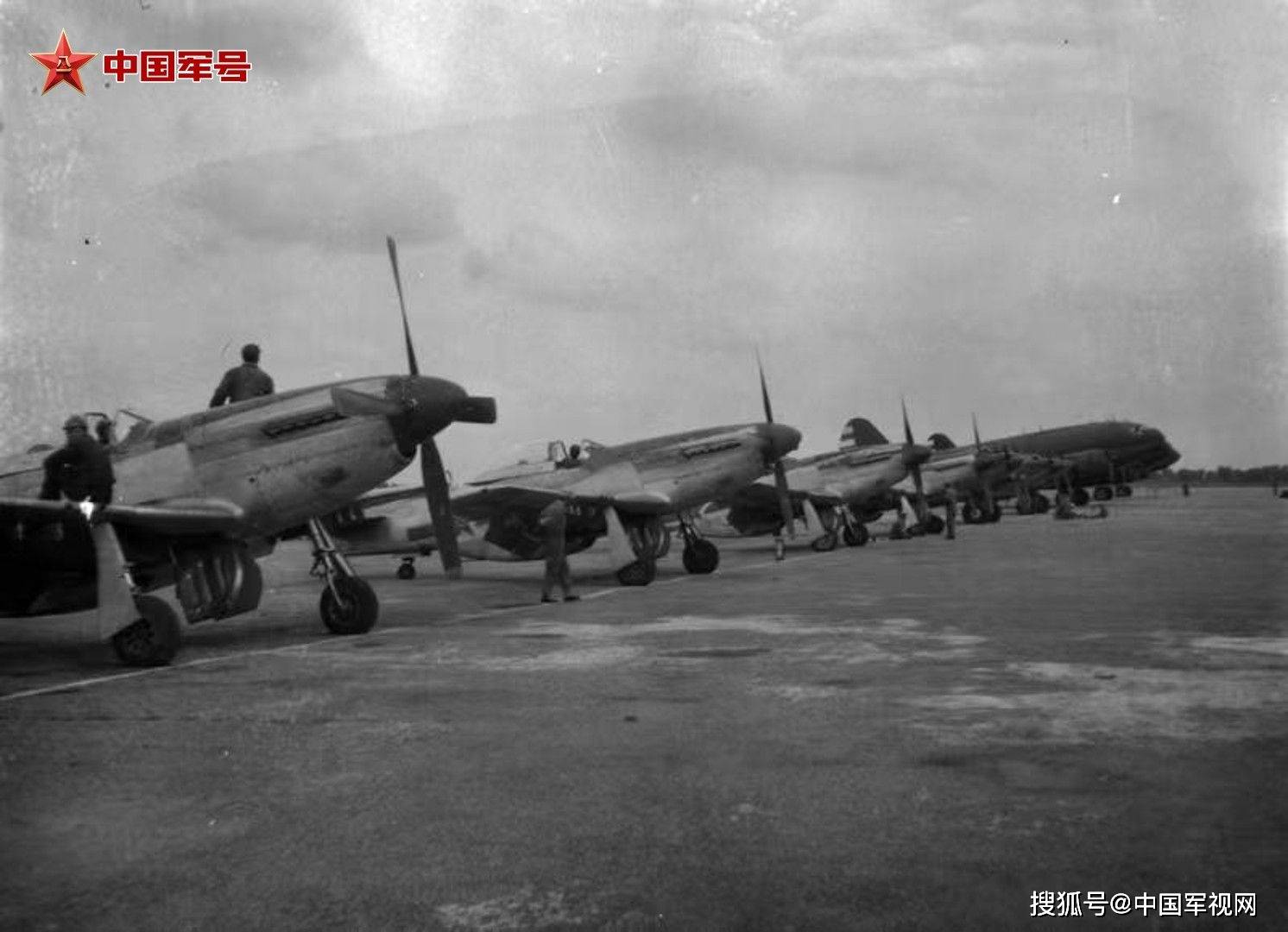 新中国空军成立时间，历史沿革与辉煌成就，新中国空军，成立时间、历史沿革与辉煌成就概览