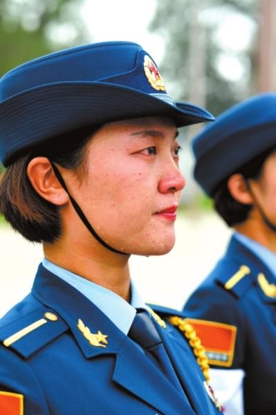 白求恩医疗方队女兵