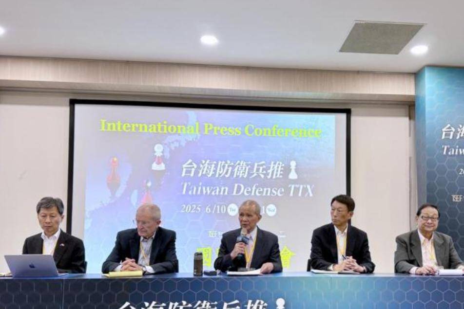 台湾求助大陆，两岸携手共进，共创美好未来，台湾携手大陆共创美好未来，两岸同心协力共谋发展
