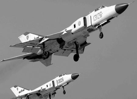 歼八受油机,空中加油技术的卓越代表,歼八受油机,空中加油技术的杰出典范