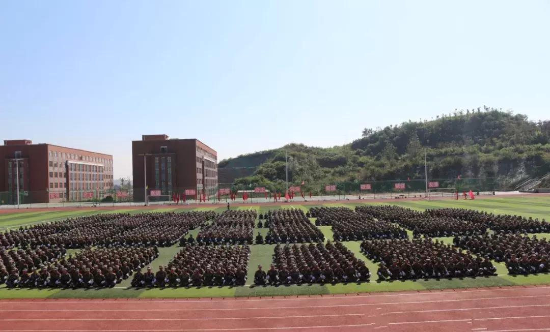 揭秘喊分列式开始的神秘人物,在2019年国庆阅兵中的声音震撼世界,揭秘喊分列式开始神秘人物,阅兵声音震撼世界