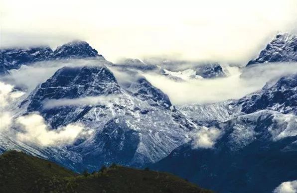 昆仑山简谱，追溯神秘山脉的传奇故事与文化内涵，昆仑山探秘，传奇故事与文化内涵的简谱之旅