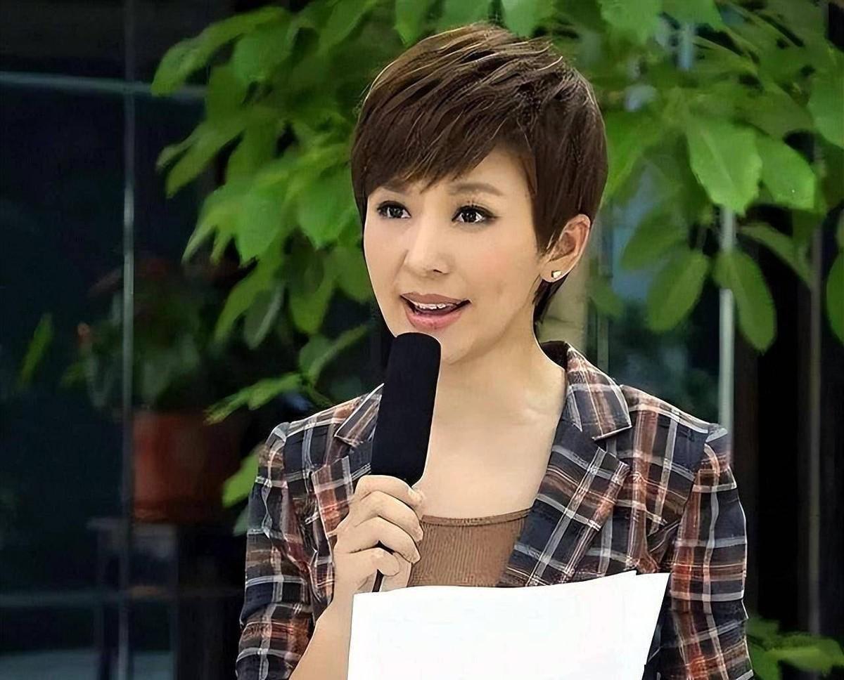 北京电视台军事主持人的风采与担当，北京电视台军事主持人的风采与担当，展现主持魅力与责任担当