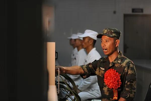 荣耀与责任